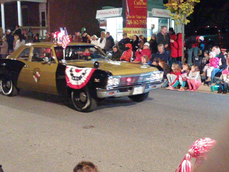 Illustration for article titled Halloween Parade Car Show Photodump